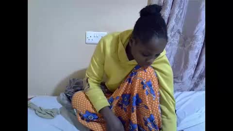 lyn_anna online show from October 22, 4:39 am