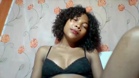 lyndah19 online show from November 30, 9:52 pm