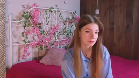 Snapshot of lyndsaymcghan chatting on October 7, 7:07 pm Nancy online show from October 7, 7:07 pm