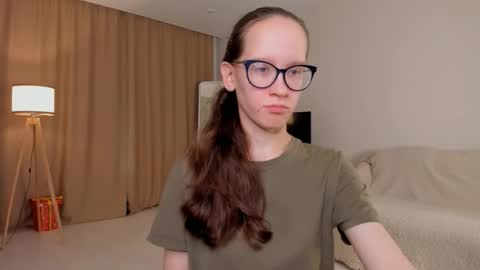 Sara online show from October 1, 4:23 pm