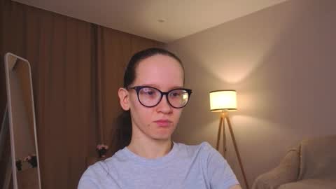 Sara online show from February 9, 4:42 pm