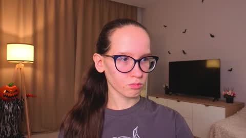 Sara online show from November 21, 4:20 pm