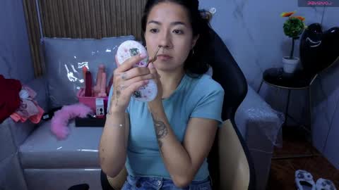 lynn_turner_ online show from April 1, 1:41 pm