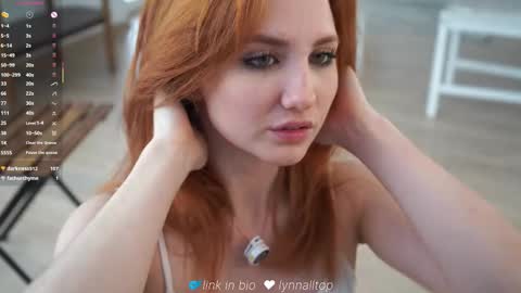 Snapshot of lynnalltop chatting on October 5, 4:39 am Natasha online show from October 5, 4:39 am