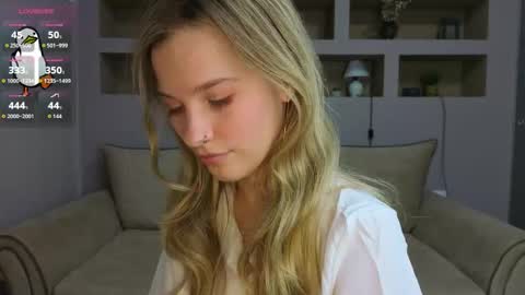 Lynn online show from November 23, 3:47 pm