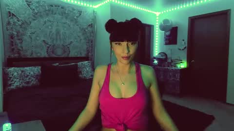 maciimayy online show from October 22, 12:15 am