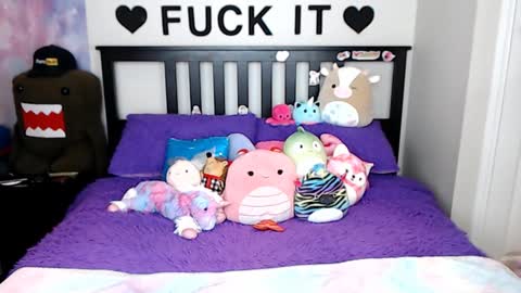 Mackenzie Wolfe online show from January 19, 6:09 am