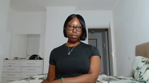 YourMadamIndigo online show from November 6, 8:59 pm