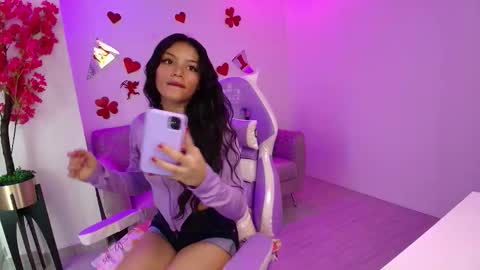 maddie_t18 online show from February 17, 11:42 am