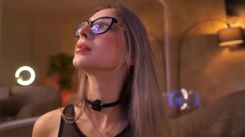 Maddie online show from April 18, 7:58 pm