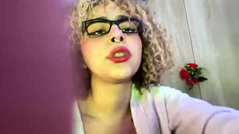 Snapshot of maddiiebrooks chatting on October 21, 12:47 am Maddie online show from October 21, 12:47 am