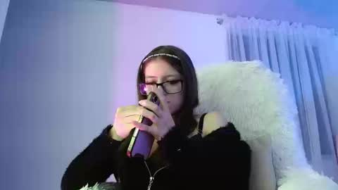 Snapshot of maddy_14 chatting on September 20, 12:21 am Maddy UwU online show from September 20, 12:21 am