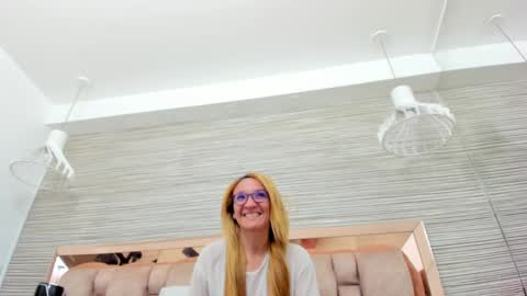Snapshot of maddy_cartter chatting on October 1, 11:48 am maddy cartter online show from October 1, 11:48 am