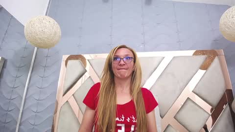 Snapshot of maddy_cartter chatting on December 5, 2:53 am maddy cartter online show from December 5, 2:53 am