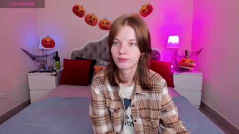madelaines online show from October 22, 9:58 am