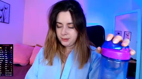 Snapshot of madelamee chatting on September 24, 3:44 pm madelamee online show from September 24, 3:44 pm