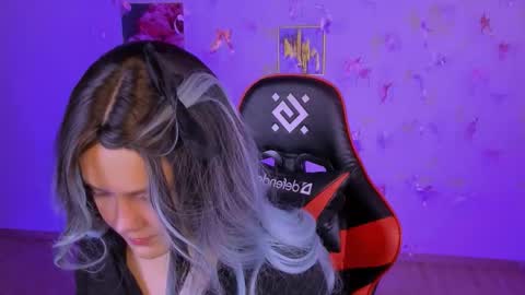 Madeline online show from December 4, 9:48 pm