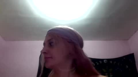 Snapshot of madelinevalentine chatting on September 23, 7:06 am madeline online show from September 23, 7:06 am