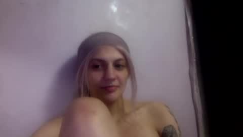 Snapshot of madelinevalentine chatting on September 29, 7:02 am madeline online show from September 29, 7:02 am