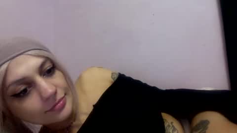 Snapshot of madelinevalentine chatting on October 4, 12:44 pm madeline online show from October 4, 12:44 pm