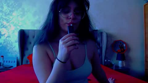 madelynvelure online show from March 4, 8:21 am