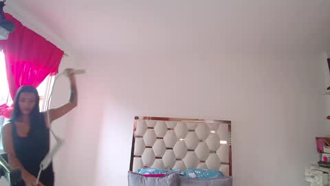 Snapshot of madeyn_roses chatting on October 5, 9:53 pm madelyn roses online show from October 5, 9:53 pm