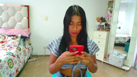 Snapshot of madeyn_roses chatting on December 6, 9:45 pm madelyn roses online show from December 6, 9:45 pm
