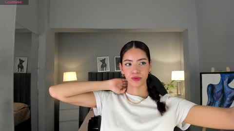 Madie  online show from December 16, 11:44 am