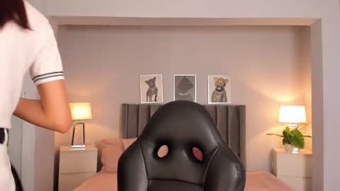 Madie  online show from March 5, 10:55 am