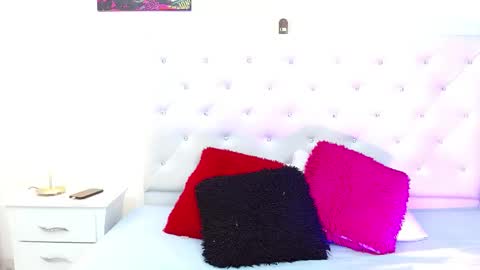 Snapshot of madison_horny69 chatting on March 7, 1:40 pm Jenny online show from March 7, 1:40 pm