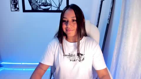 Snapshot of madison_montes chatting on February 13, 11:37 pm madison montes online show from February 13, 11:37 pm