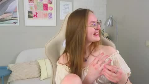 Maddy online show from April 22, 5:48 am
