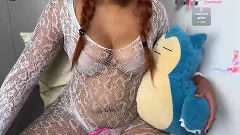 Snapshot of madsnextdoor chatting on October 27, 10:59 pm Maddie online show from October 27, 10:59 pm