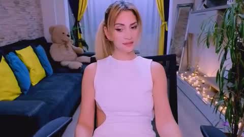 Madye Roberts online show from December 21, 11:08 pm