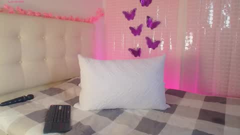 madysson__js_ online show from November 11, 3:42 pm