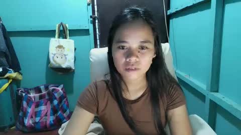 Snapshot of mae_lovers234xx chatting on December 3, 3:22 pm mae_lovers234xx online show from December 3, 3:22 pm