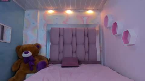 MAEE ANGELS online show from December 24, 1:59 am