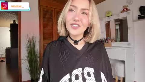 Maeve  schedule 11 am- 530 pm colombia time  online show from December 18, 4:45 pm