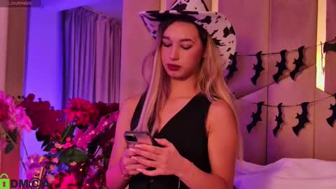 M. online show from October 23, 6:36 pm