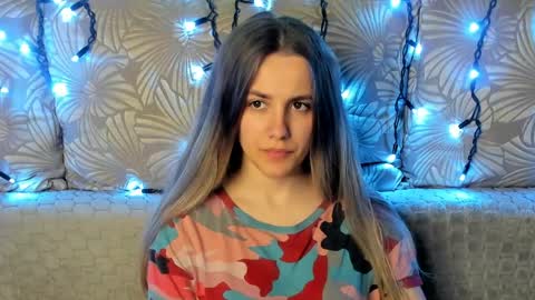 Maggie online show from April 18, 12:35 am