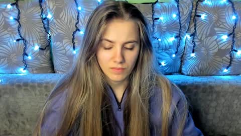 Maggie online show from December 10, 12:39 am