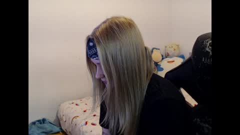 Magdalene Swaggy online show from December 7, 9:00 pm