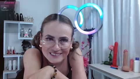 Snapshot of maghenta chatting on September 14, 11:57 pm Maghenta-MS mature online show from September 14, 11:57 pm