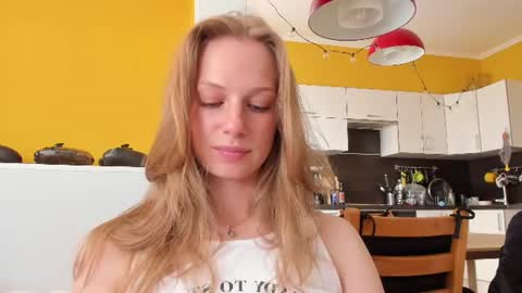 Alice  online show from July 25, 2:02 pm