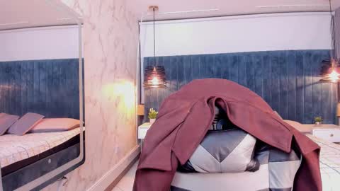 Isa  online show from January 5, 7:50 pm