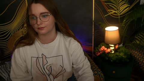 Emily online show from December 19, 3:08 pm