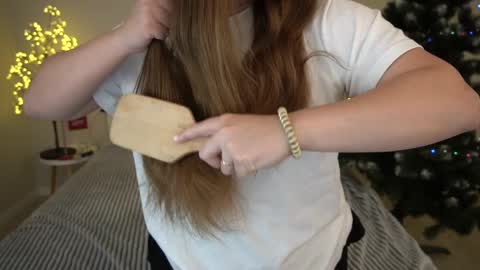 Emily online show from December 13, 7:04 am