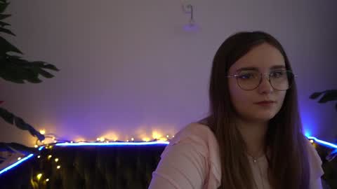 Emily online show from December 16, 9:03 am