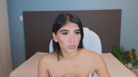 Maiaa Ruiz  online show from February 3, 12:36 pm