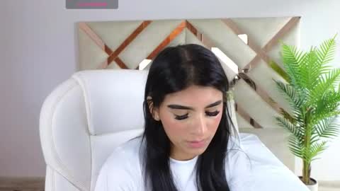 Maiaa Ruiz  online show from January 28, 1:27 pm